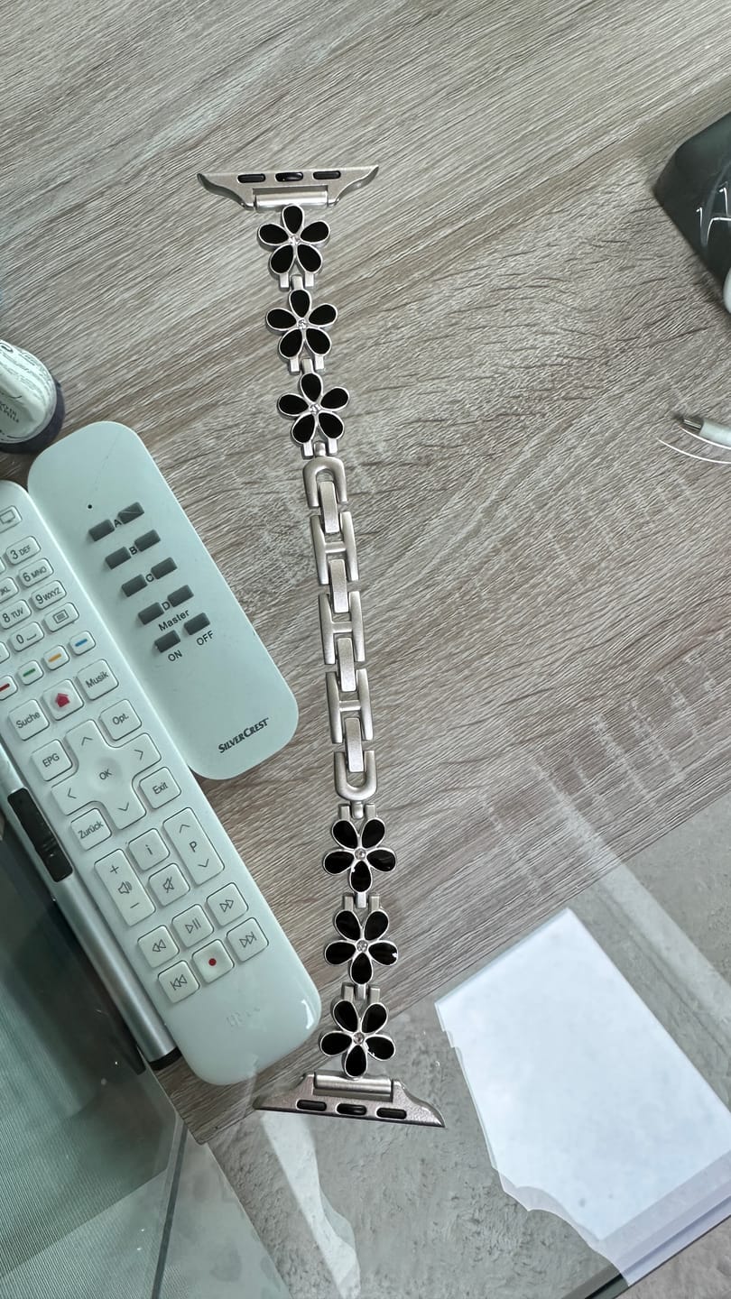 Customer photo review of Apple Watch Metallarmband "Flora"