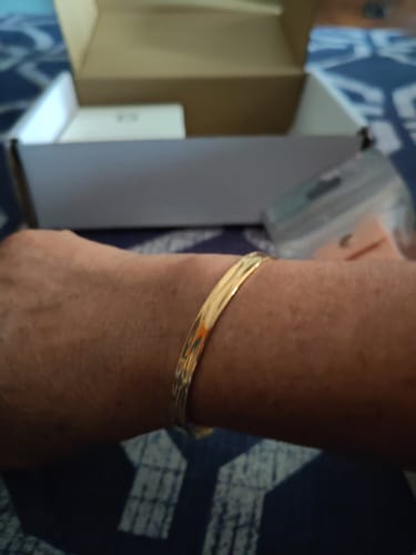 Customer photo review of Harper Classic Bangle