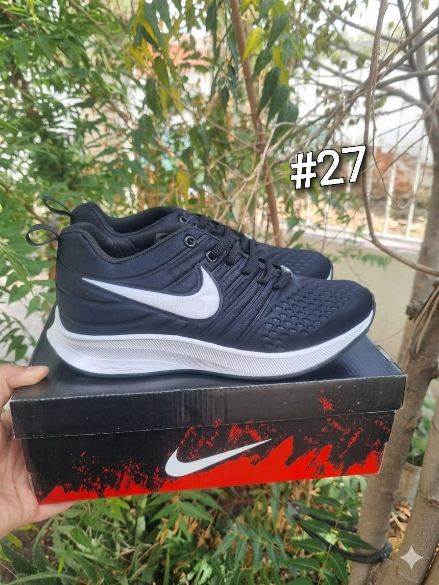 Customer photo review of Tenis 012 Negro Blanco