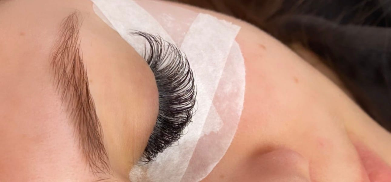 Customer photo review of MVP Lash Adhesive - Best-Selling Pro Glue | 7-Week Retention, 1-2s Dry Time | 10ml