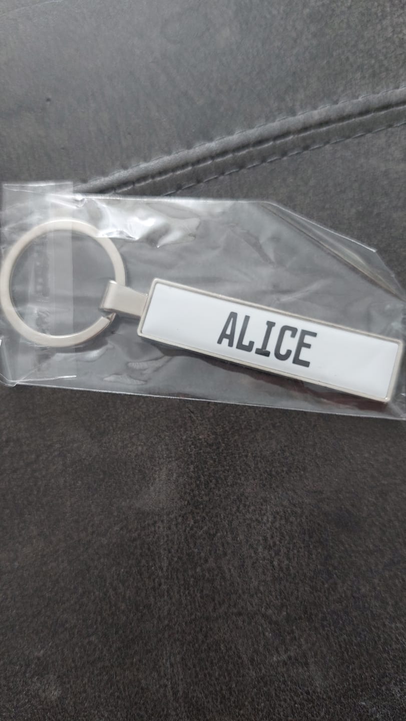Customer photo review of Personalisierter Kennzeichen-Schlüsselanhänger – Dein Nummernschild als Anhänger