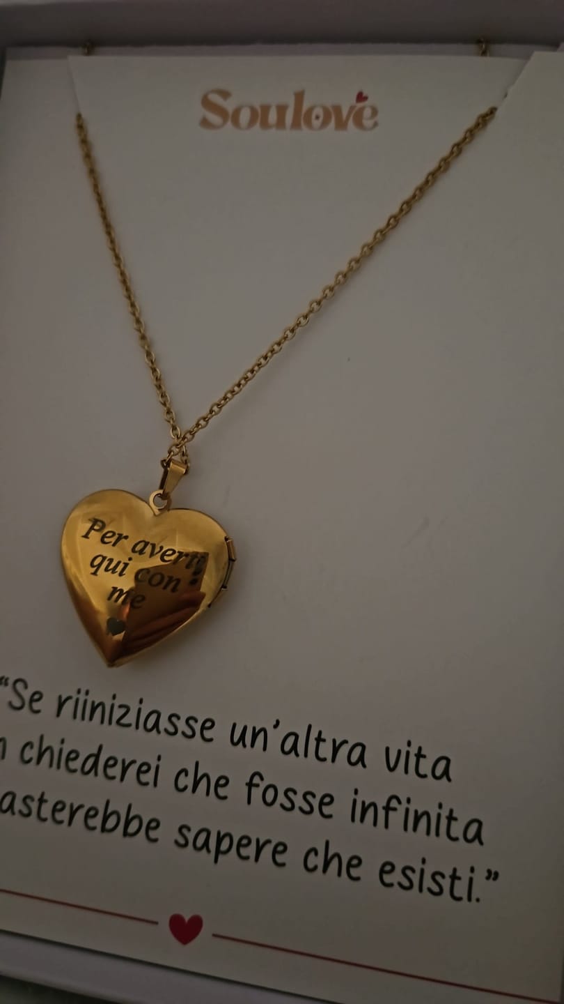 Customer photo review of Collana con Foto custodita nel Cuore e Dedica Personalizzata