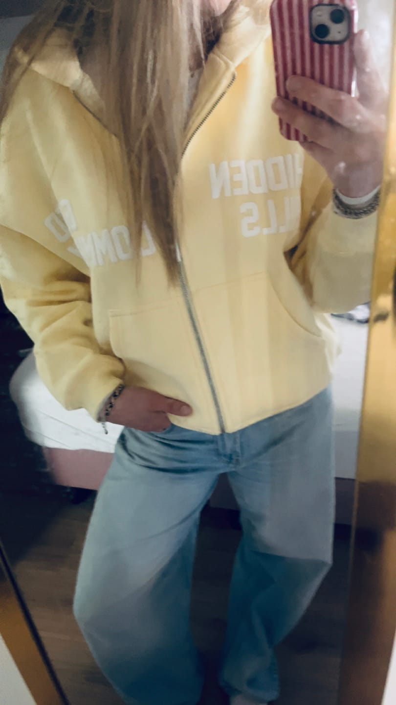 Customer photo review of GATED COMMUNITY ZIP HOODIE BUTTER YELLOW