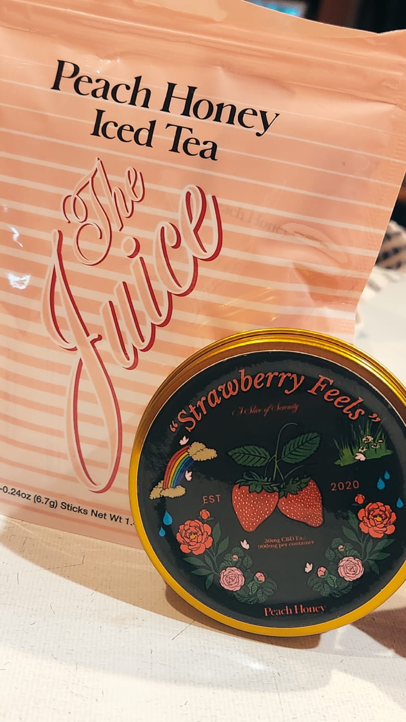 Customer photo review of "Strawberry Feels" CBD Gummies