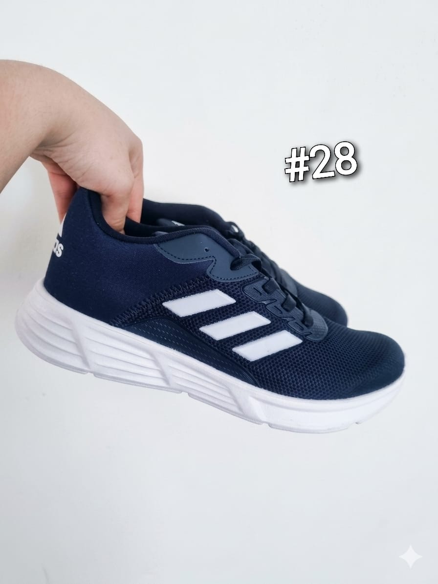 Customer photo review of Tenis 510 Marino Blanco