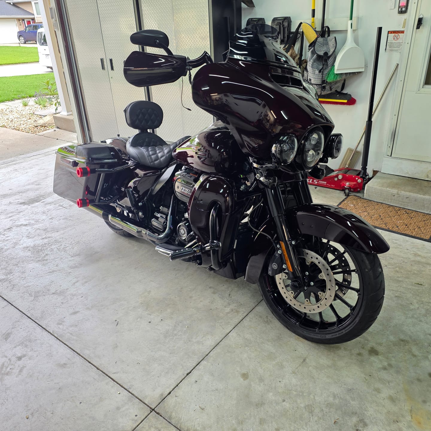 Customer photo review of Color Matched hand guard with LED for Touring & Softails fit for 2009-2026