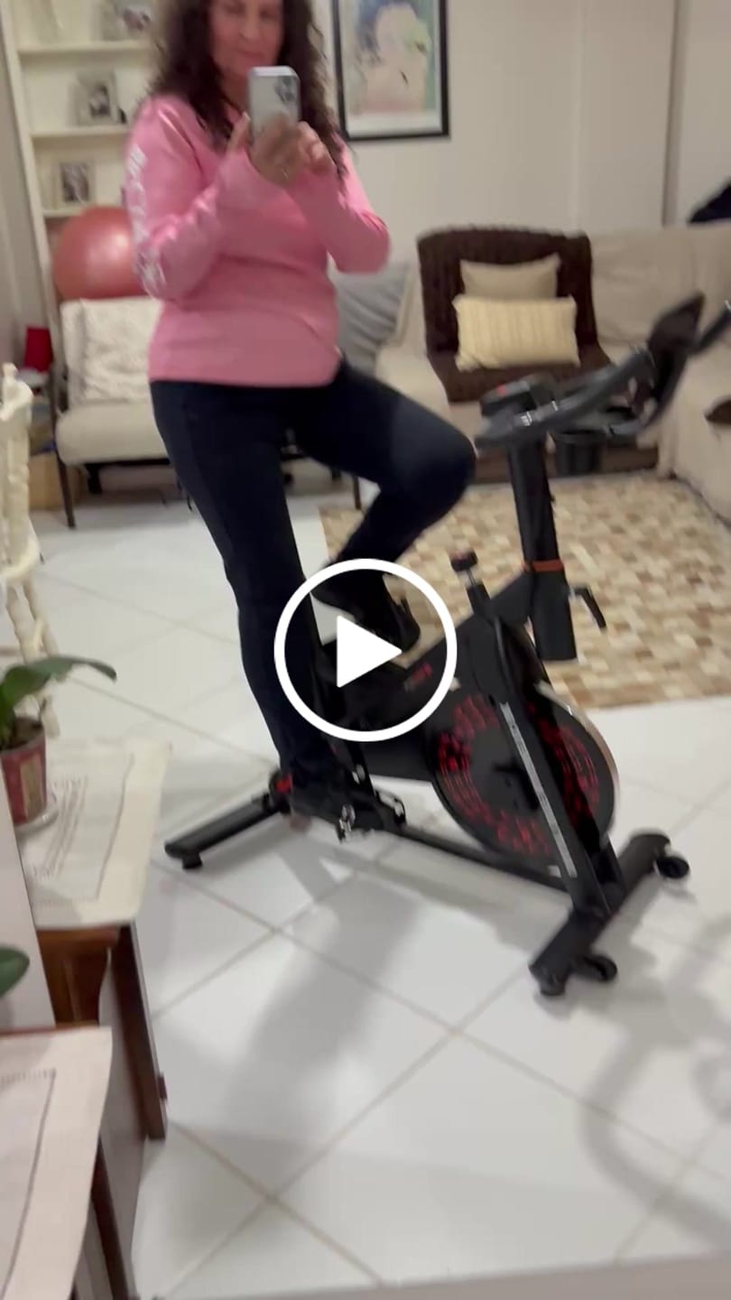 Customer video review of Bike Spinning Smart Magnetic 6K | Resistência Magnética Potente | Banco Ultra Soft | Suporta 160 Kg