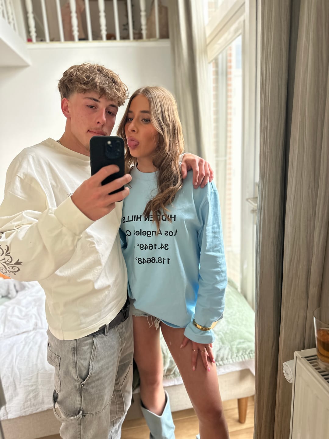Customer photo review of VINTAGE LOGO LONGSLEEVE T-SHIRT LIGHT BLUE