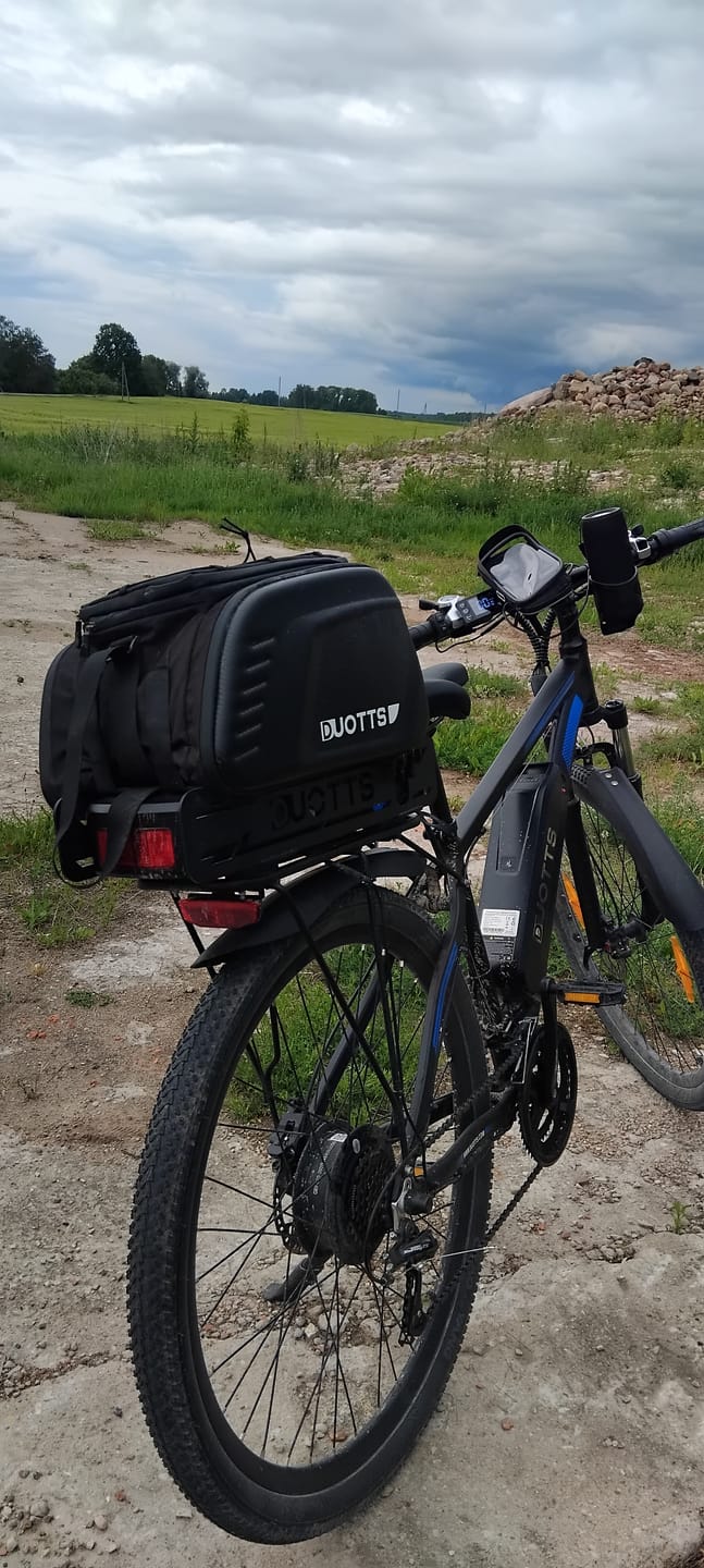 Customer photo review of DUOTTS Limited Edition Bag Travel Bag