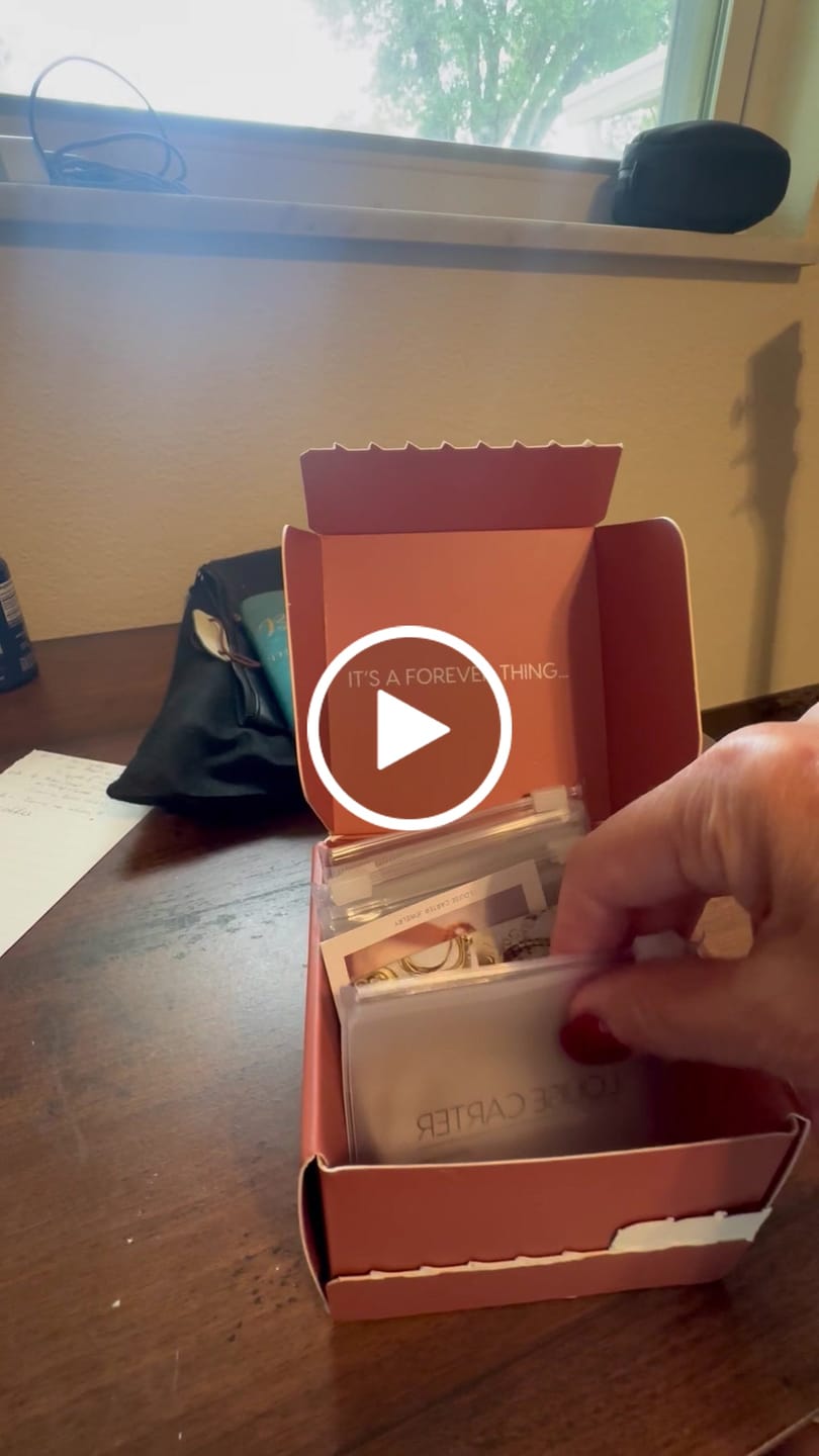 Customer video review of Summer Star Comfort Earrings Diamond Earrings — Silver