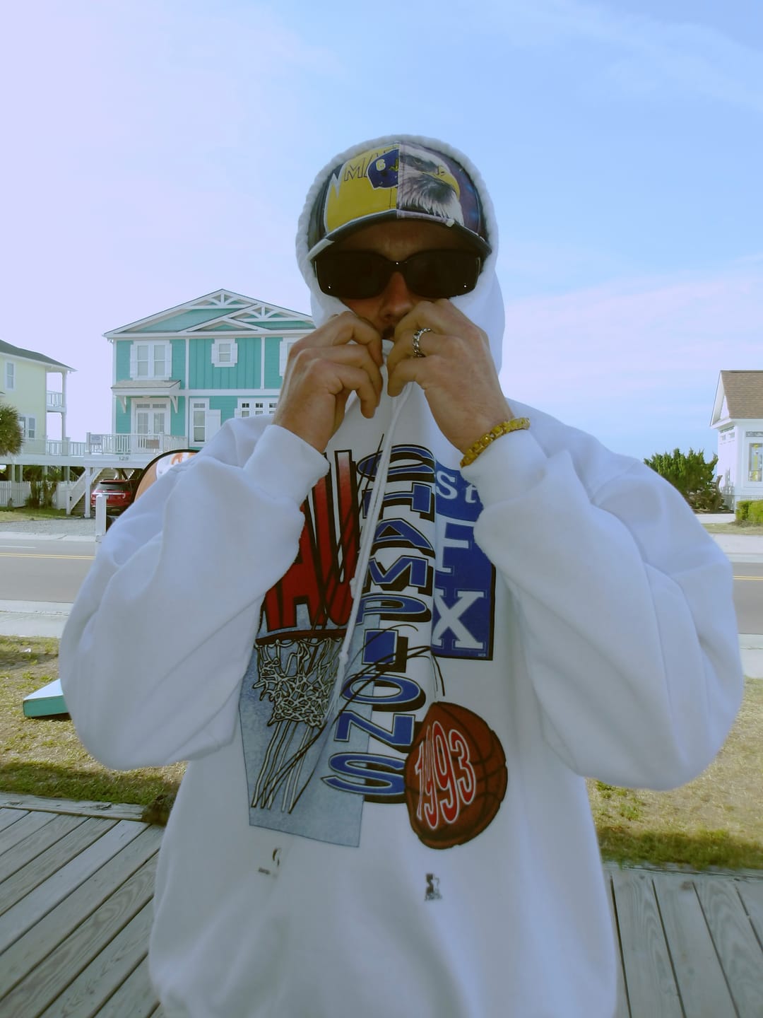 Customer photo review of Vintage 93' White St FX CIAU Champions Basketball Hoodie (L)