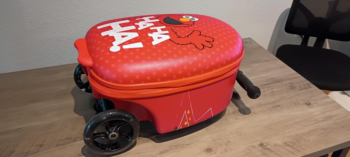 Customer photo review of Elmo Detachable Scooter Luggage