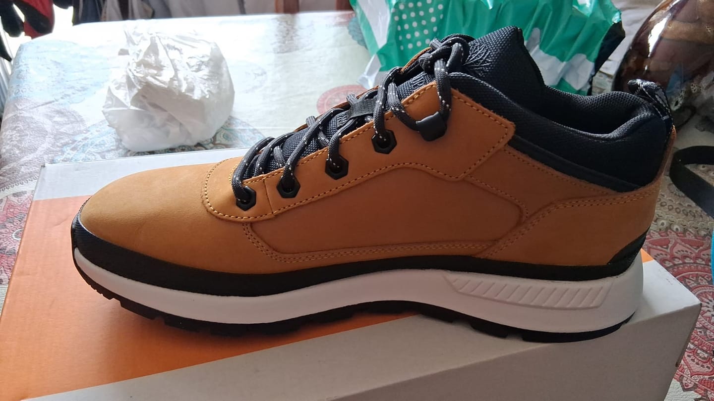 Customer photo review of Zapatillas Timberland Field Trekker Hiker Beige