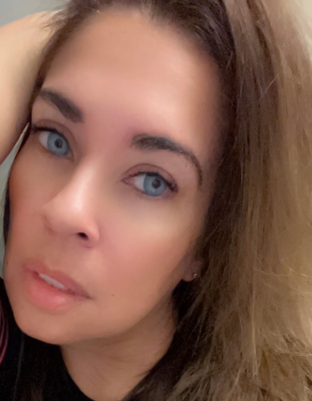 Customer photo review of New York Blue Prescription Colored Contact Lenses