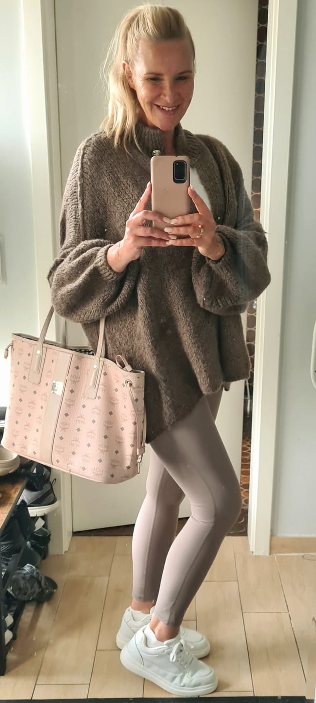Customer photo review of Limited Bundle Oversized Cardigan "CozyGlam" & Rock "Summer"