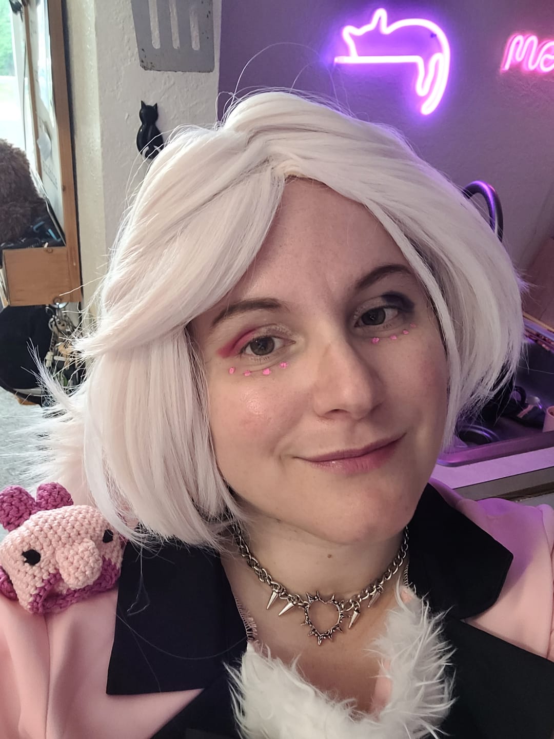 Customer photo review of Hazbin Hotel Angel Dust Short White Hair Basic Wig