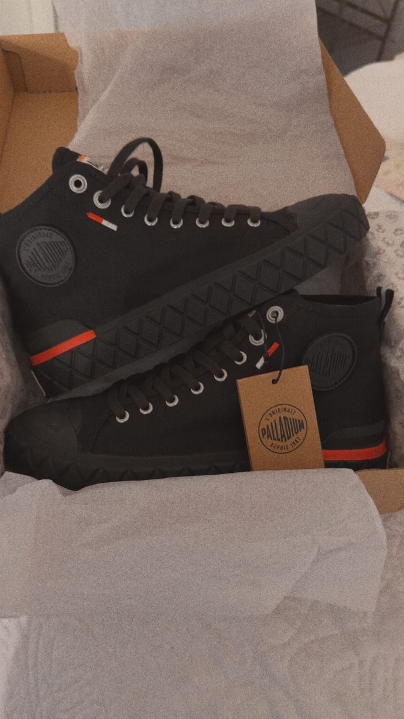 Customer photo review of 79142-001-M | PALLA ACE CHUKKA ORGANIC | BLACK/BLACK