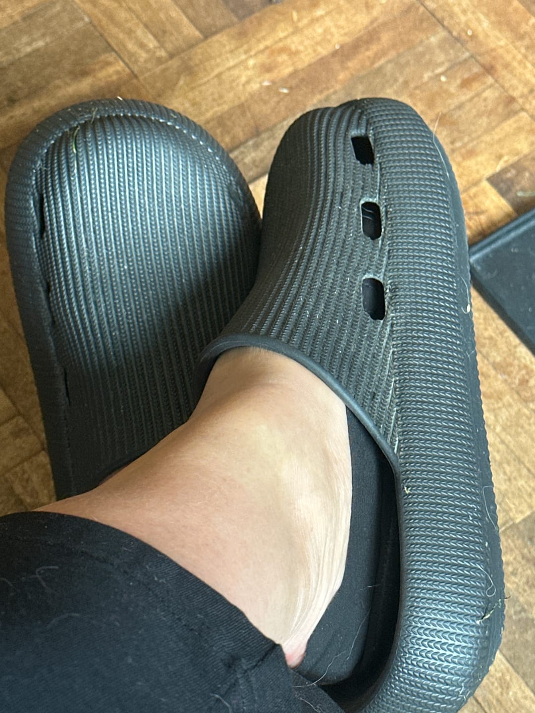 Customer photo review of HappyClogs Strapless