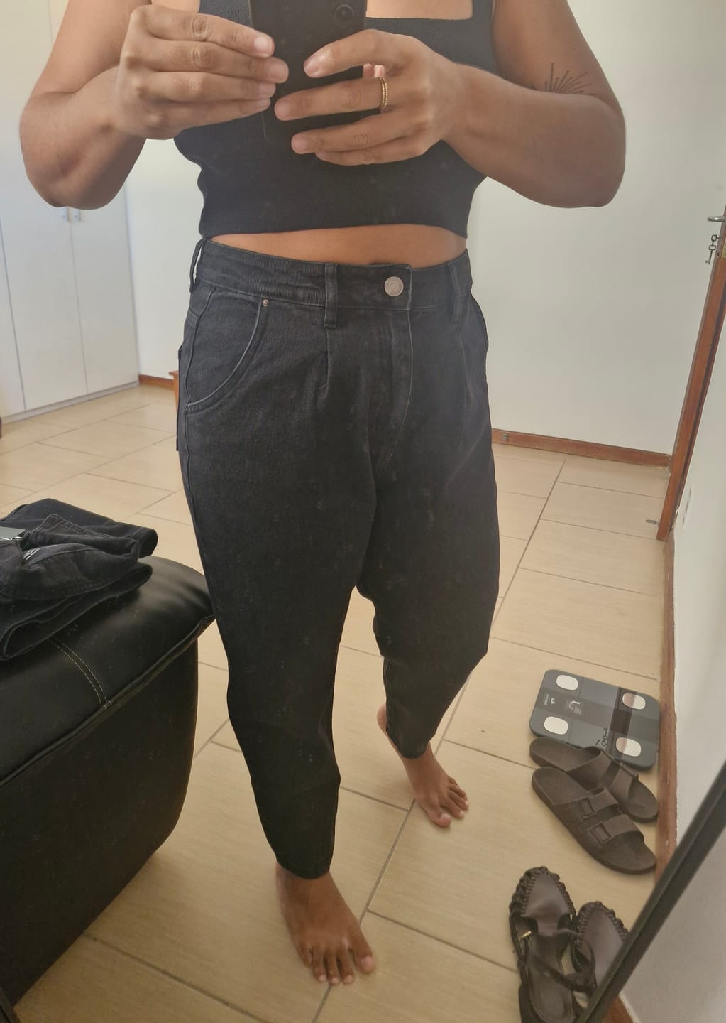 Customer photo review of Calça Jeans Slouchy Cacau Preta
