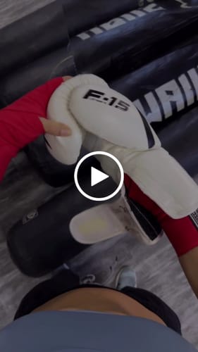 Customer video review of Guantes de Boxeo Noir F15