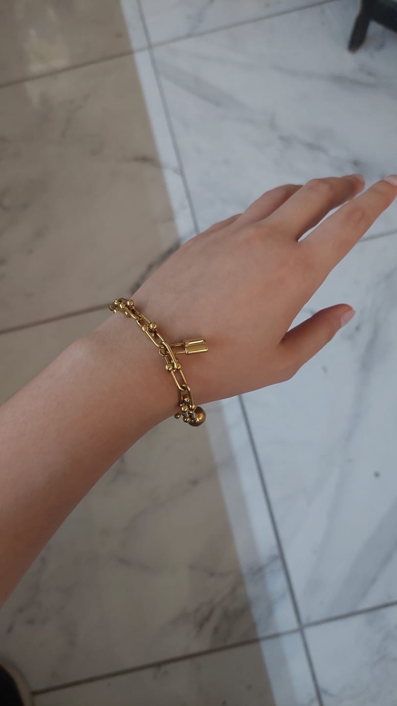 Customer photo review of Pulsera Sabina