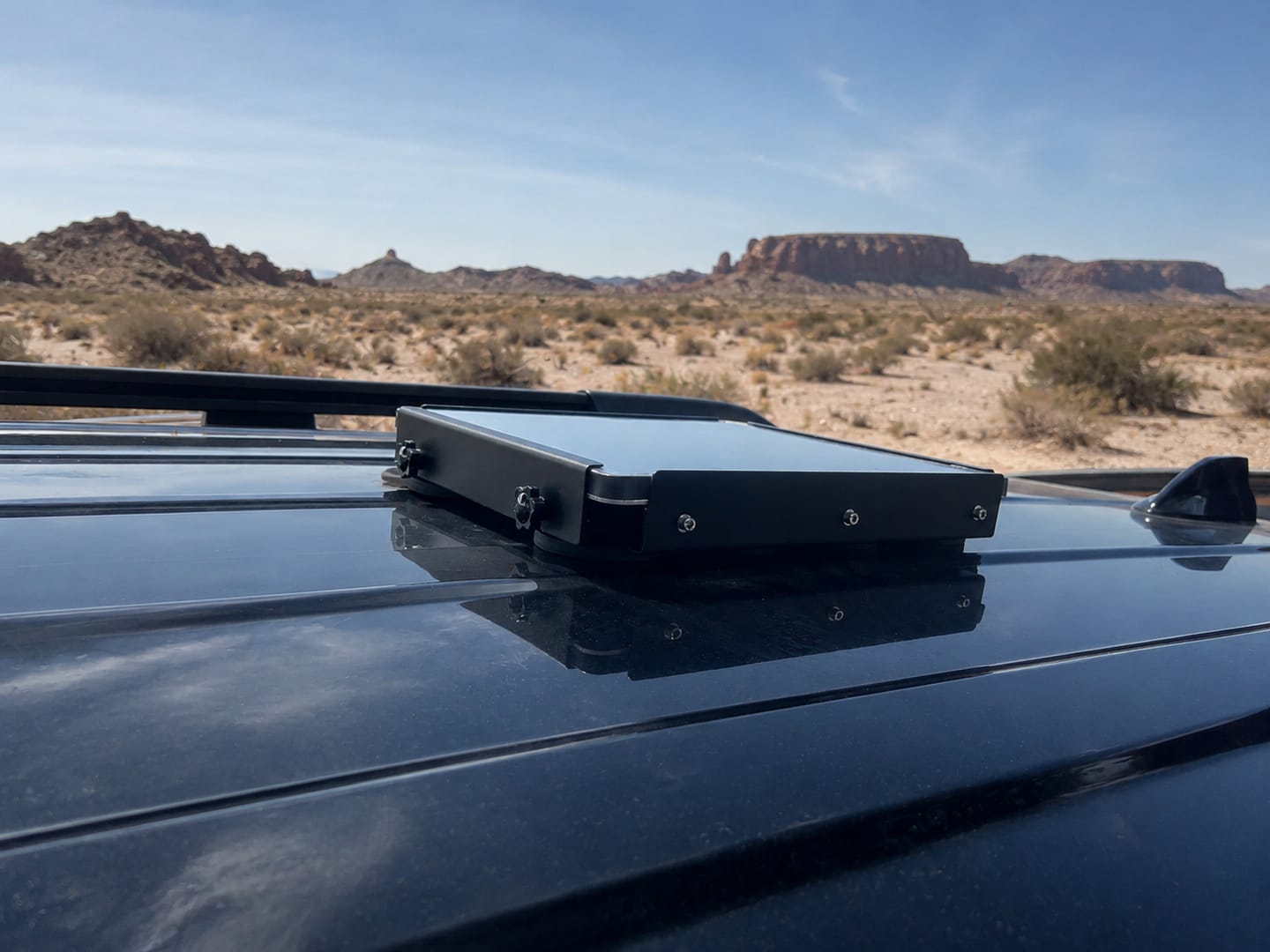 Customer photo review of Starlink Mini Heavy-Duty Magnetic Mount with 8 Magnetic Feet, 560 lb Strong Magnetic Force, Heavy-Duty Paint-Safe Roof Mount, No Drilling, Starlink Mini Accessories