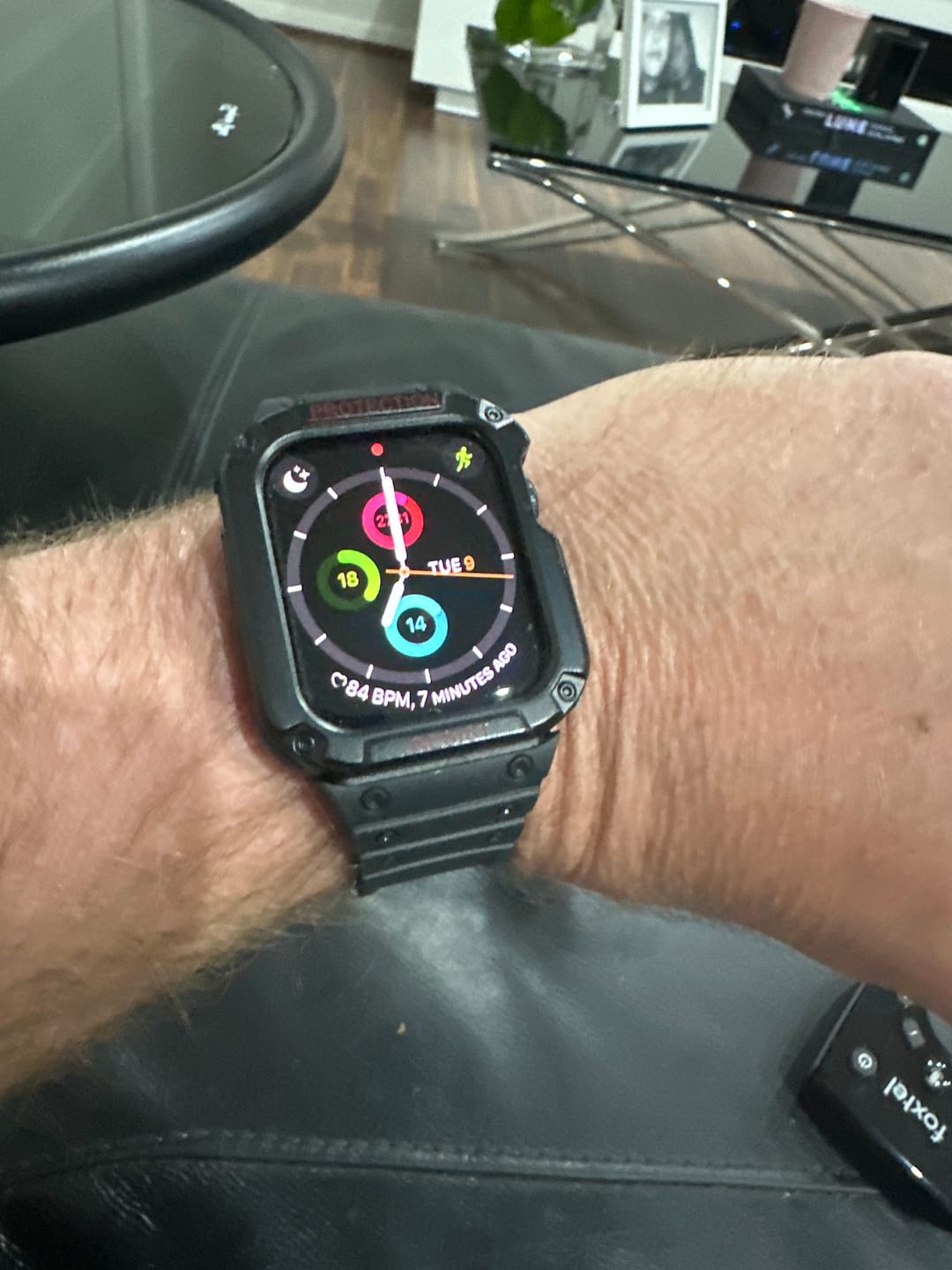 Customer photo review of Tough On Apple Watch Band with Case Series 7 / 8 / 9 45mm Rugged Protection Black/Red