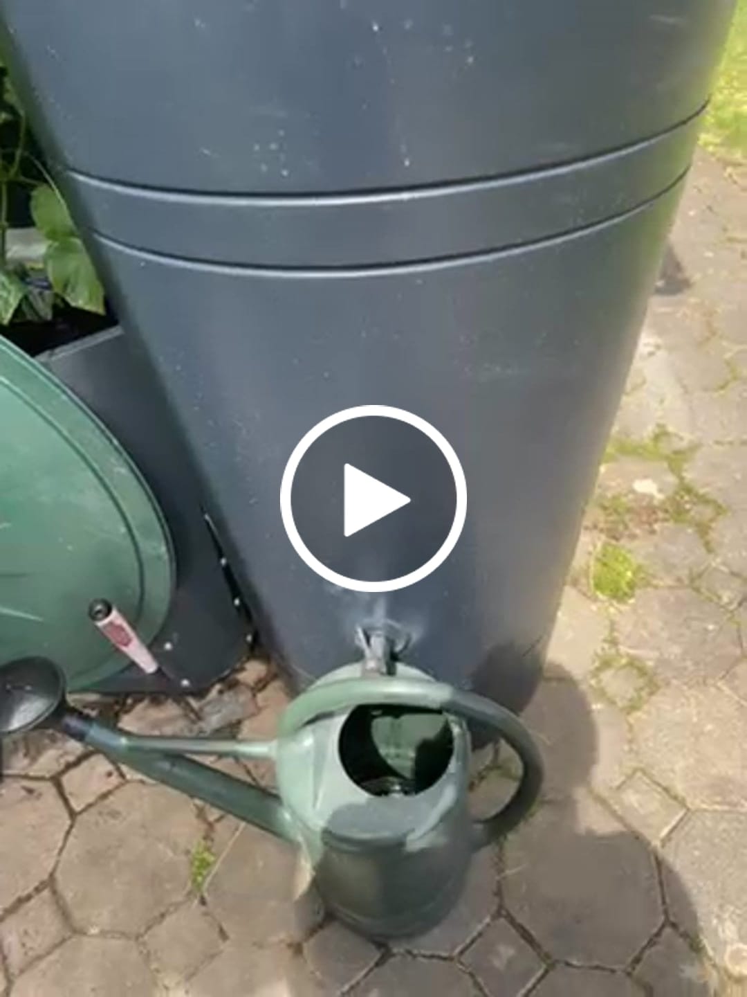 Customer video review of YourCasa Regentonne 230 Liter [Decore ] - mit Anschlusset - Bewässerung im Garten