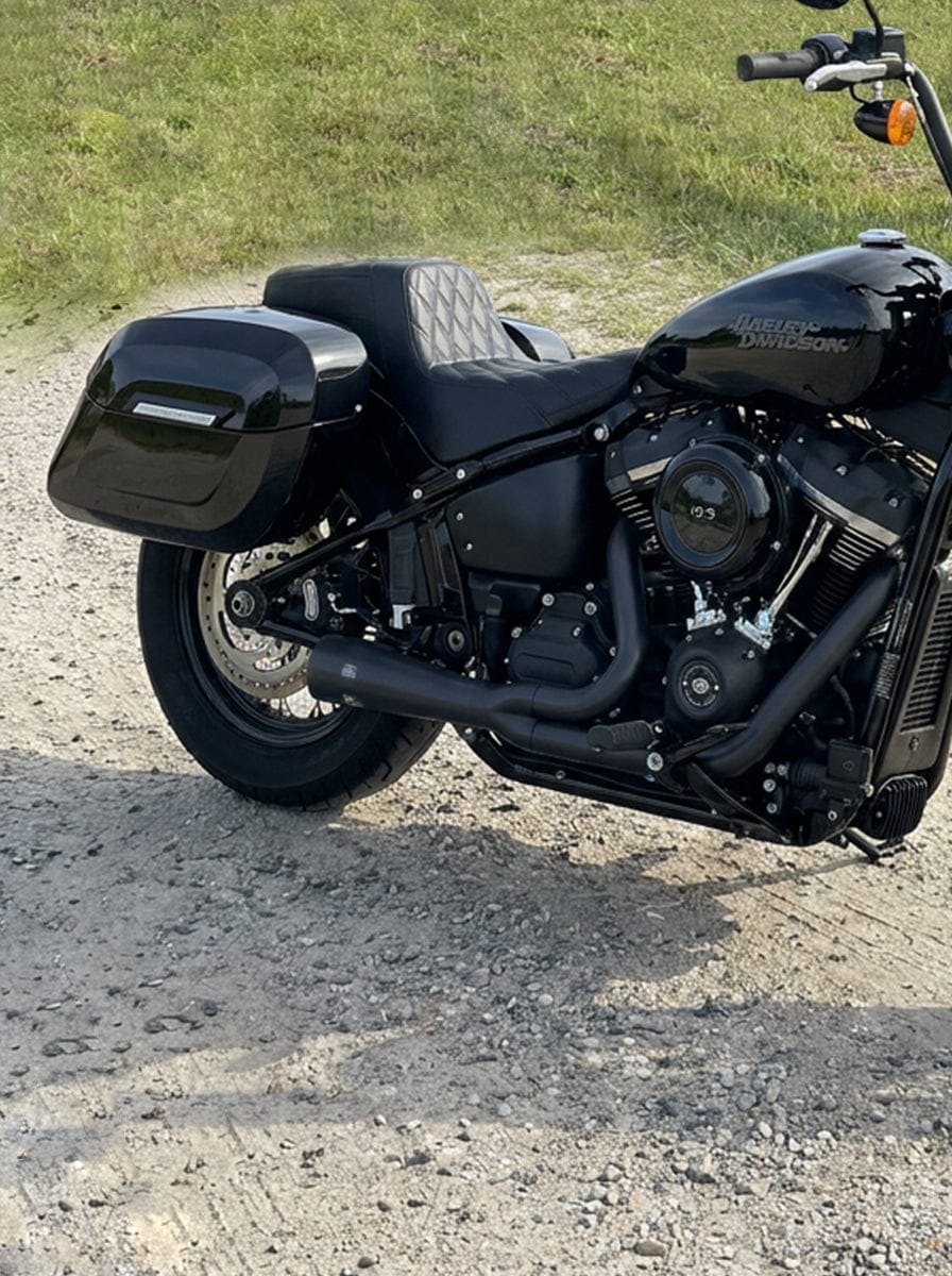 Customer photo review of 40L - Lamellar Raven Extra Large Painted Motorcycle Hard Saddlebags for Harley Softail Street Bob FXBB/S