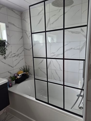 Customer photo review of Matt Black Framed Hinged Square Bath Screen