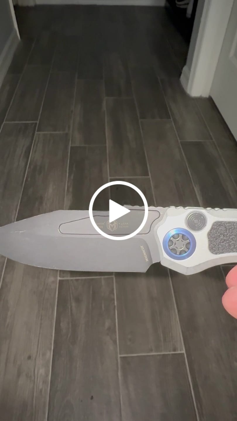 Customer video review of Heretic Knives Wraith V4 SE Auto Knife – 3.7” MagnaCut Blade, Blizzard Chassis, Battleworn Black – Made in USA