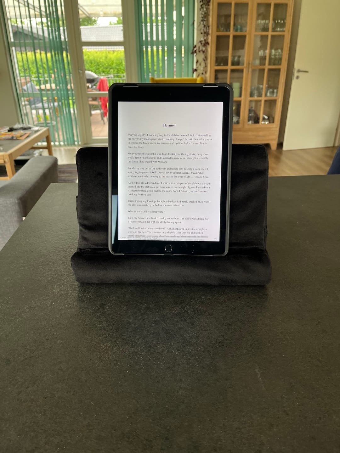 Customer photo review of TabletPude (Sort) – Justerbar tablet holder