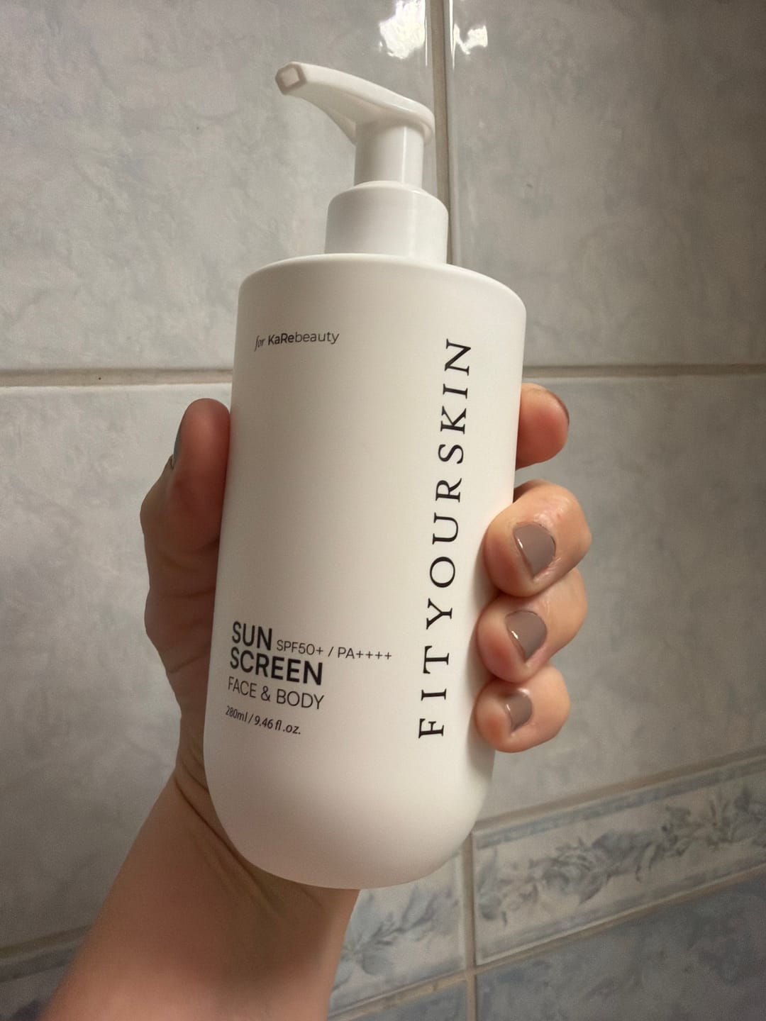 Customer photo review of FitYourSkinxKaRebeauty - Solkrem for ansikt og kropp SPF50+ (280ml)