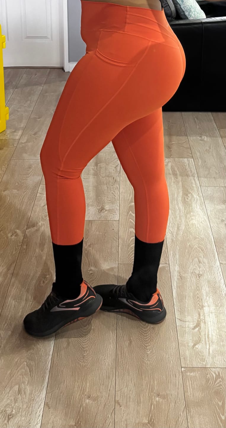 Customer photo review of High Waist Pocket Leggings