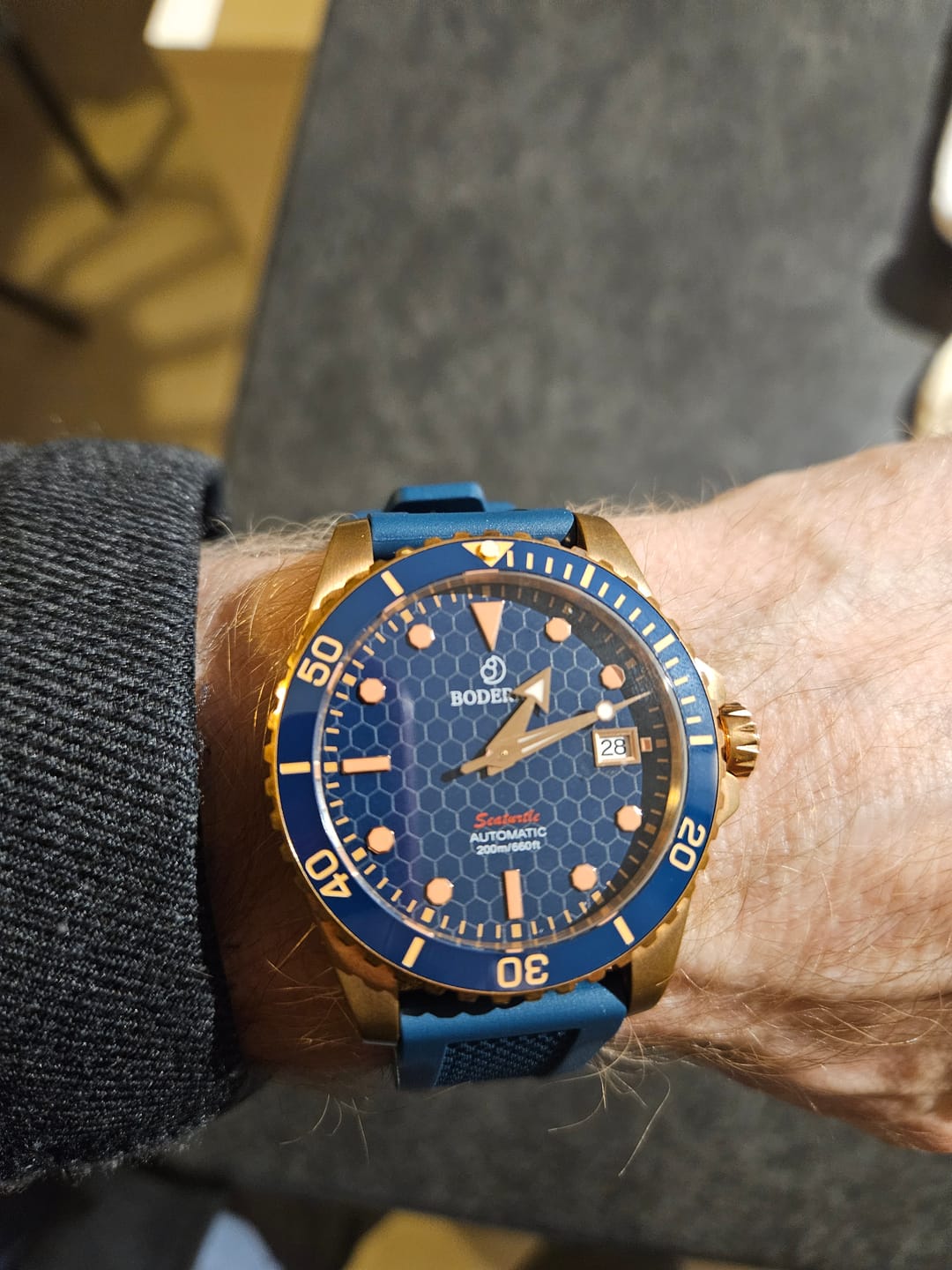 Customer photo review of SEATURTLE.OCEAN(BRONZE) - Automatic Bronze Diver Watch | Sea Blue/FKM Rubber