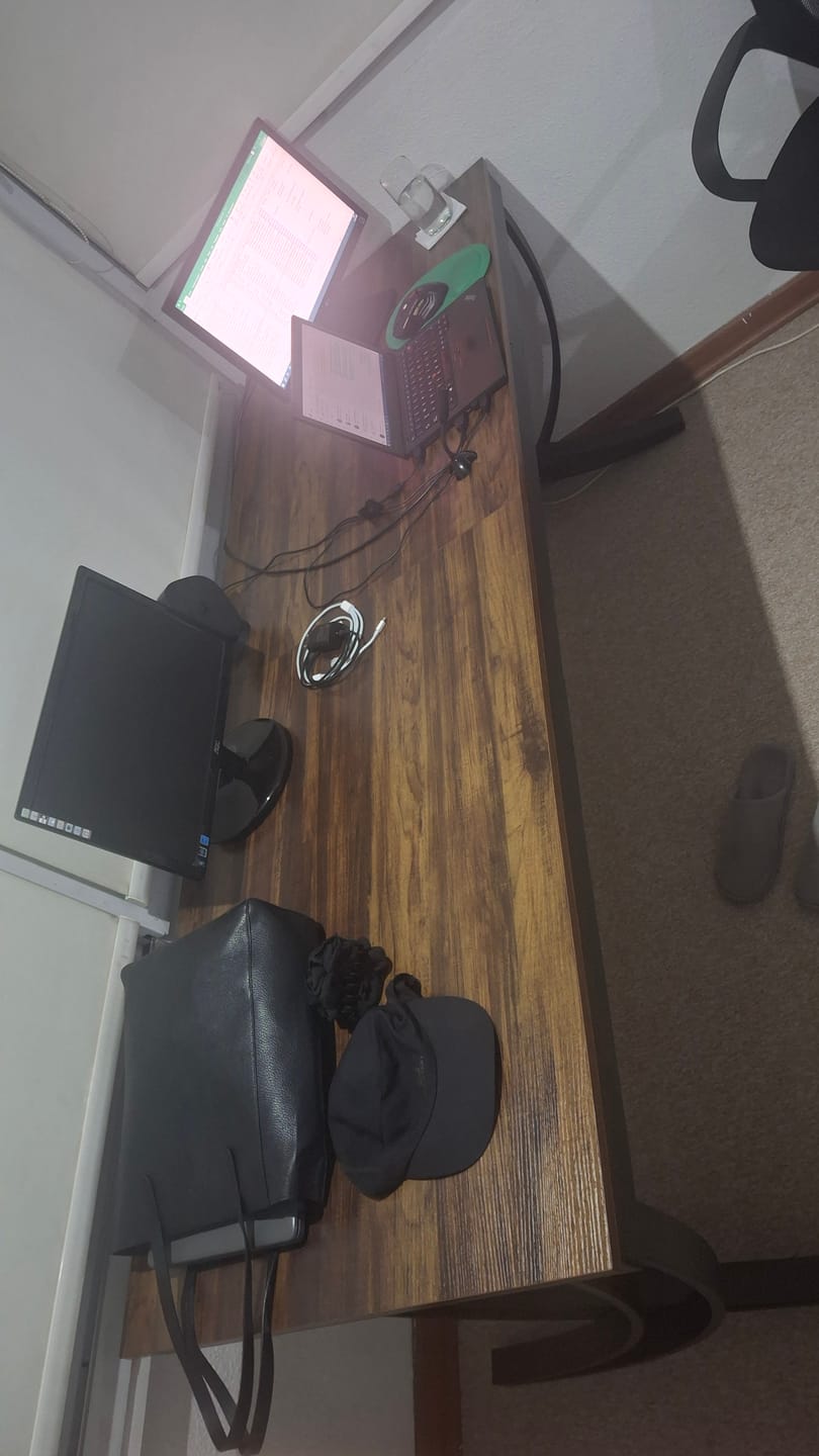 Customer photo review of Escritorio Industrial Premium Grande 200 Cm Para 2 Personas