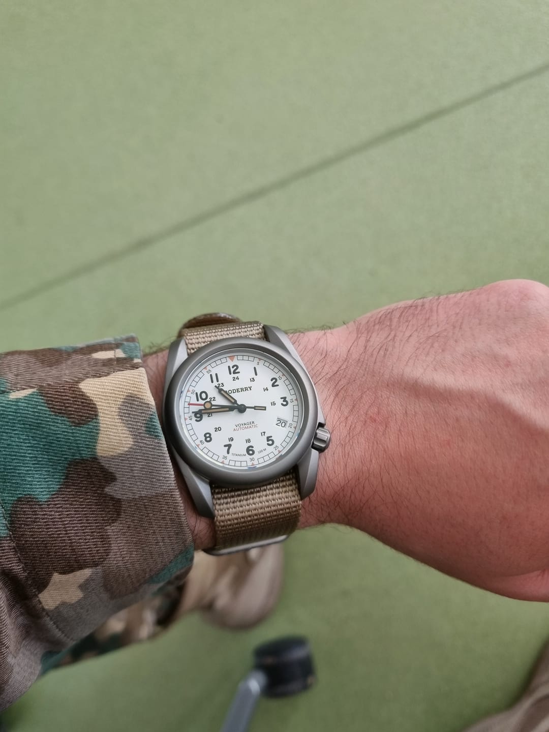 Customer photo review of VOYAGER - 100M Waterproof Titanium Automatic Field Watch | White-bracelet