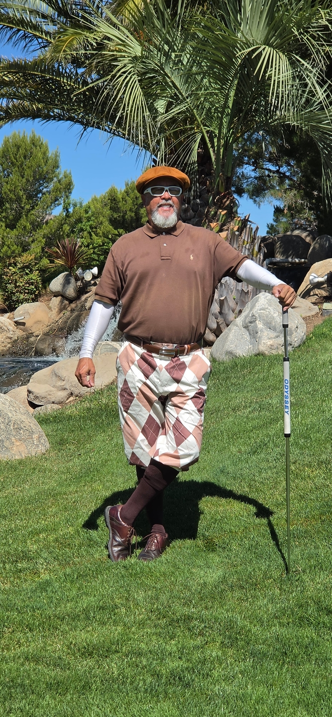 brown Argyle-Men's Golf Knickers Pants golf outfit inspiration from Golf Gentry
