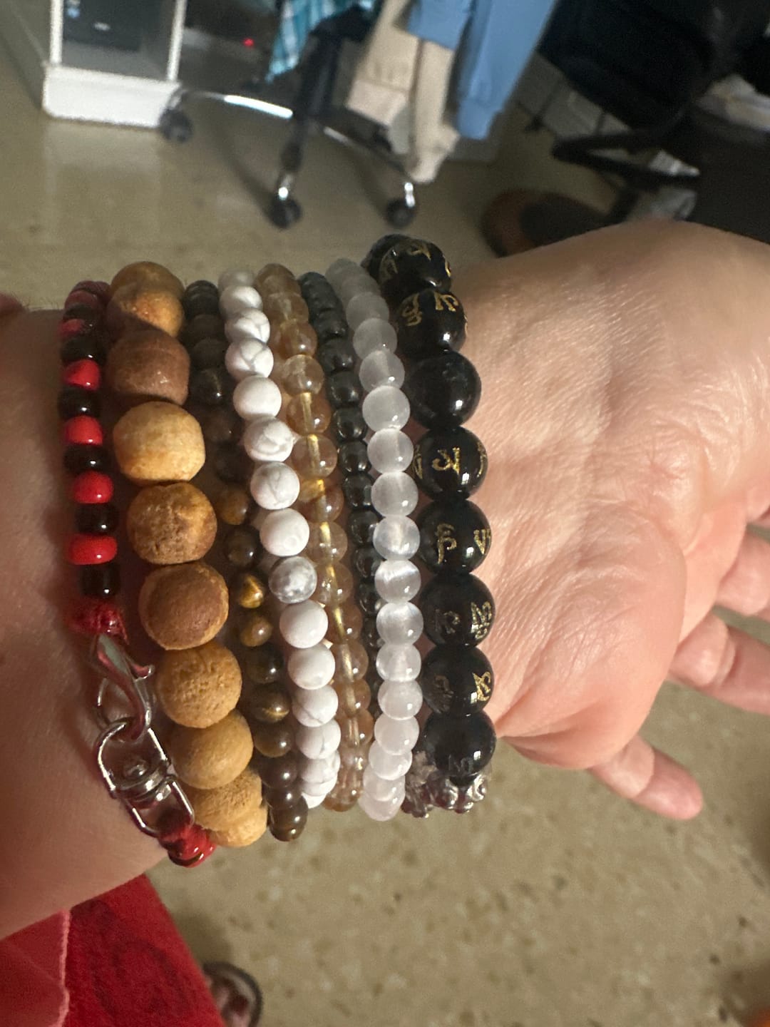 Customer photo review of Pulsera Selenita - 4mm || Limpieza Energética - Paz