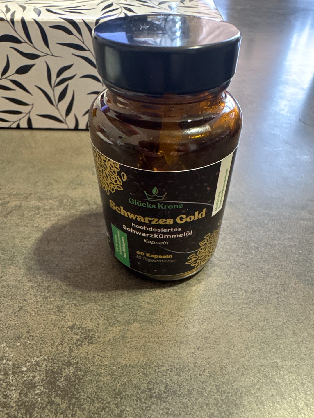 Customer photo review of Schwarzes Gold - Schwarzkümmelöl 40.000+ Thymochinongehalt - 60 Kapseln