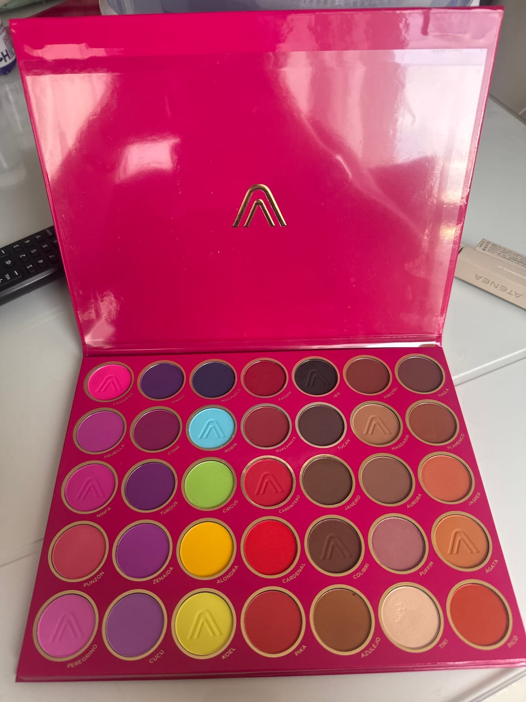 Customer photo review of PALETA DE SOMBRAS 35 TONOS BIRDS
