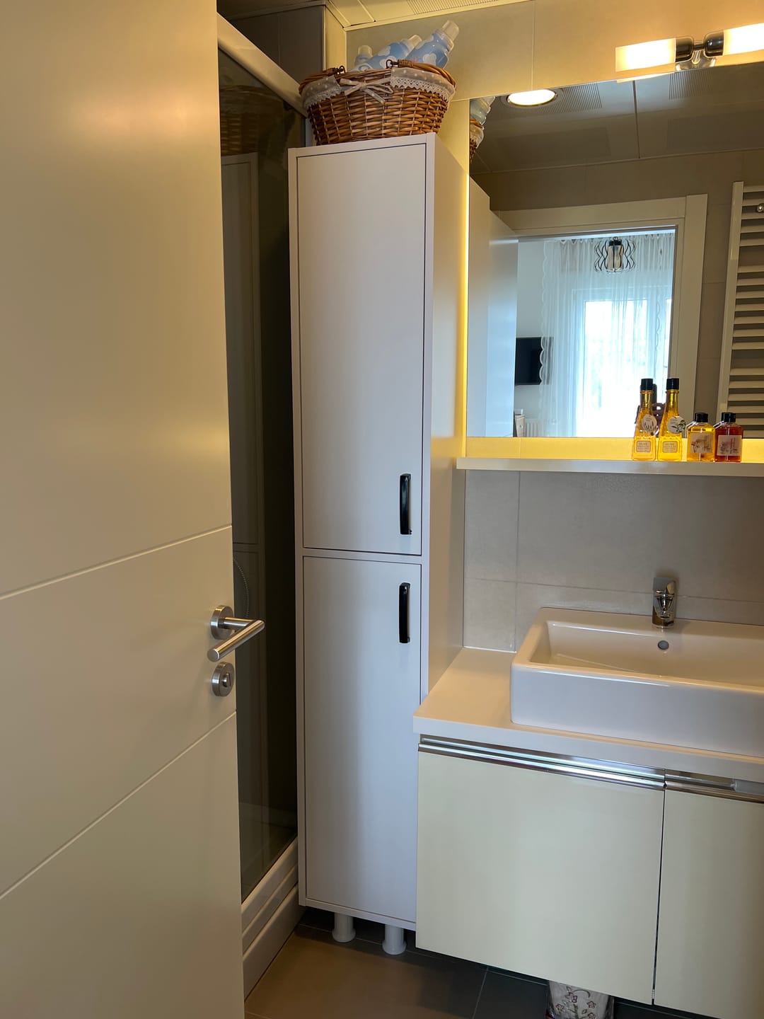 Customer photo review of Rani F1 Çok Amaçlı Dolap 2 Kapaklı 6 Raflı Banyo Kiler Mutfak Dolabı Beyaz M1