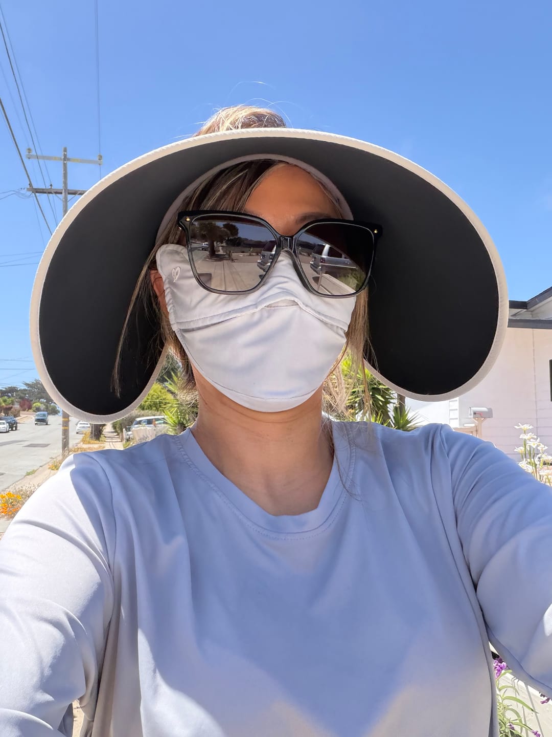 Customer photo review of Women's Ultra Wide Brim Bonnet-Style Visor UPF100+ BM563
