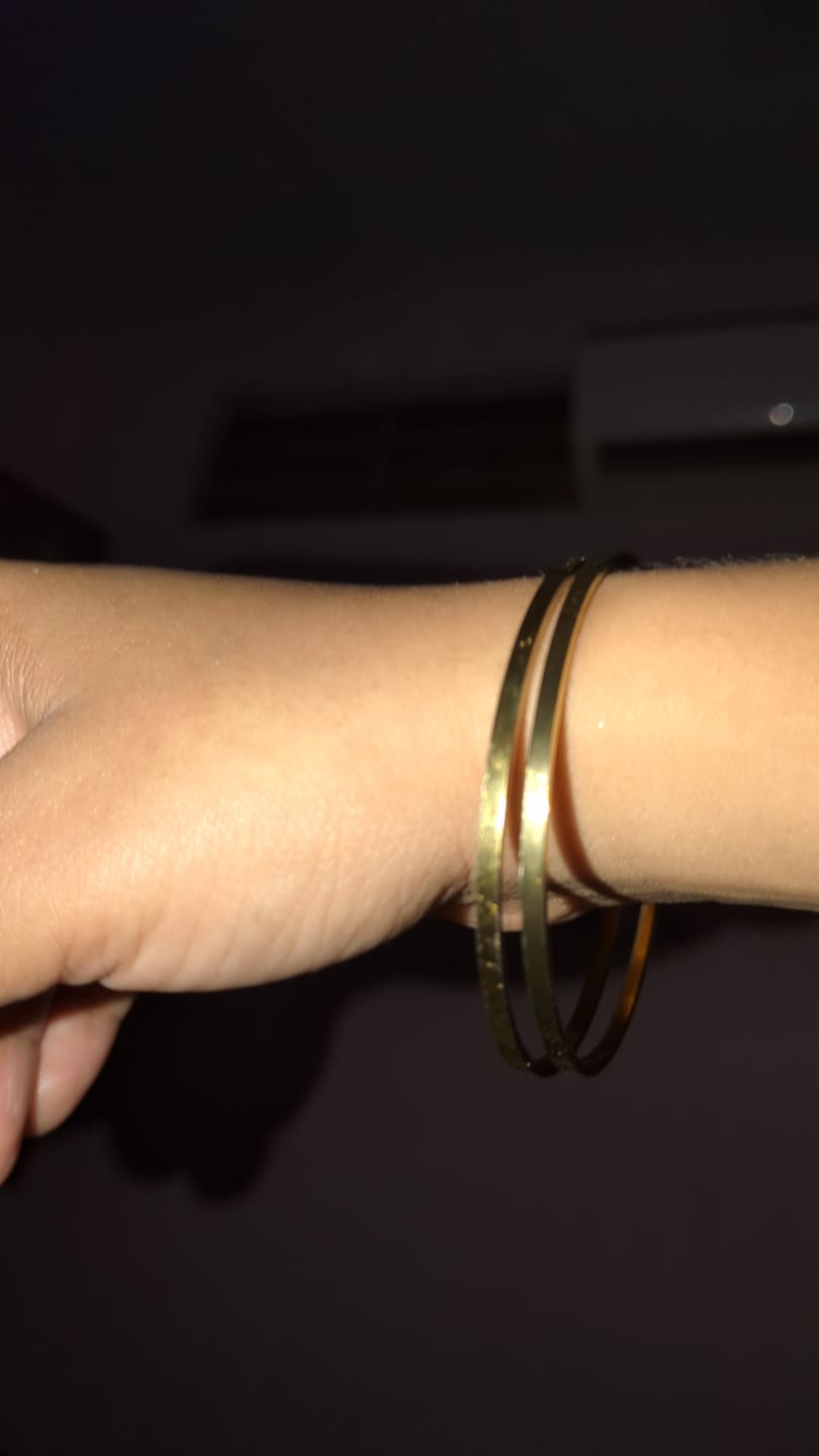 Customer photo review of Flat Wire Bangle Bracelet