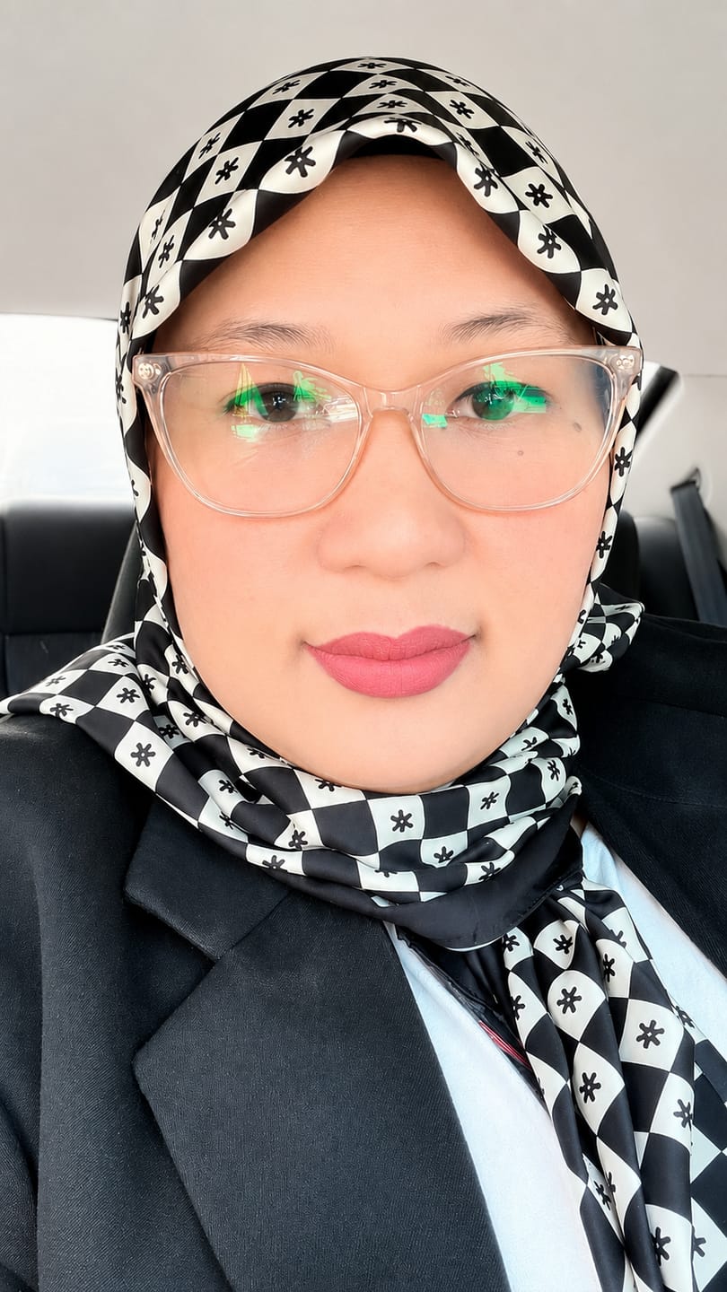 Customer photo review of Monogram Square (Black)