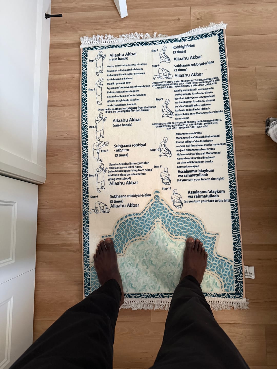 Customer photo review of Step-by-Step Phonetic Salah Padded Prayer Mat