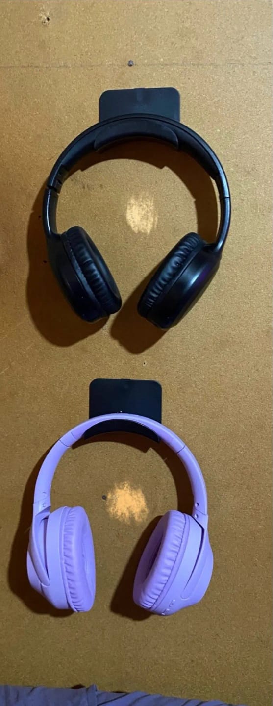 Customer photo review of Universal Headphone Stand – Under-Desk Headset Hanger