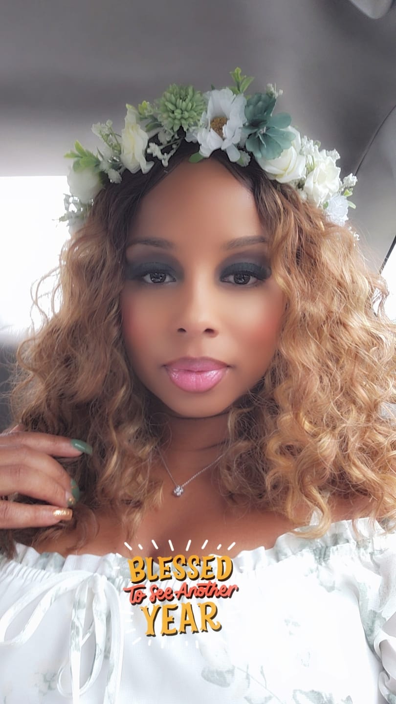 Customer photo review of Sensationnel Dashly 5" Deep HD Lace Front Wig - LACE UNIT 39