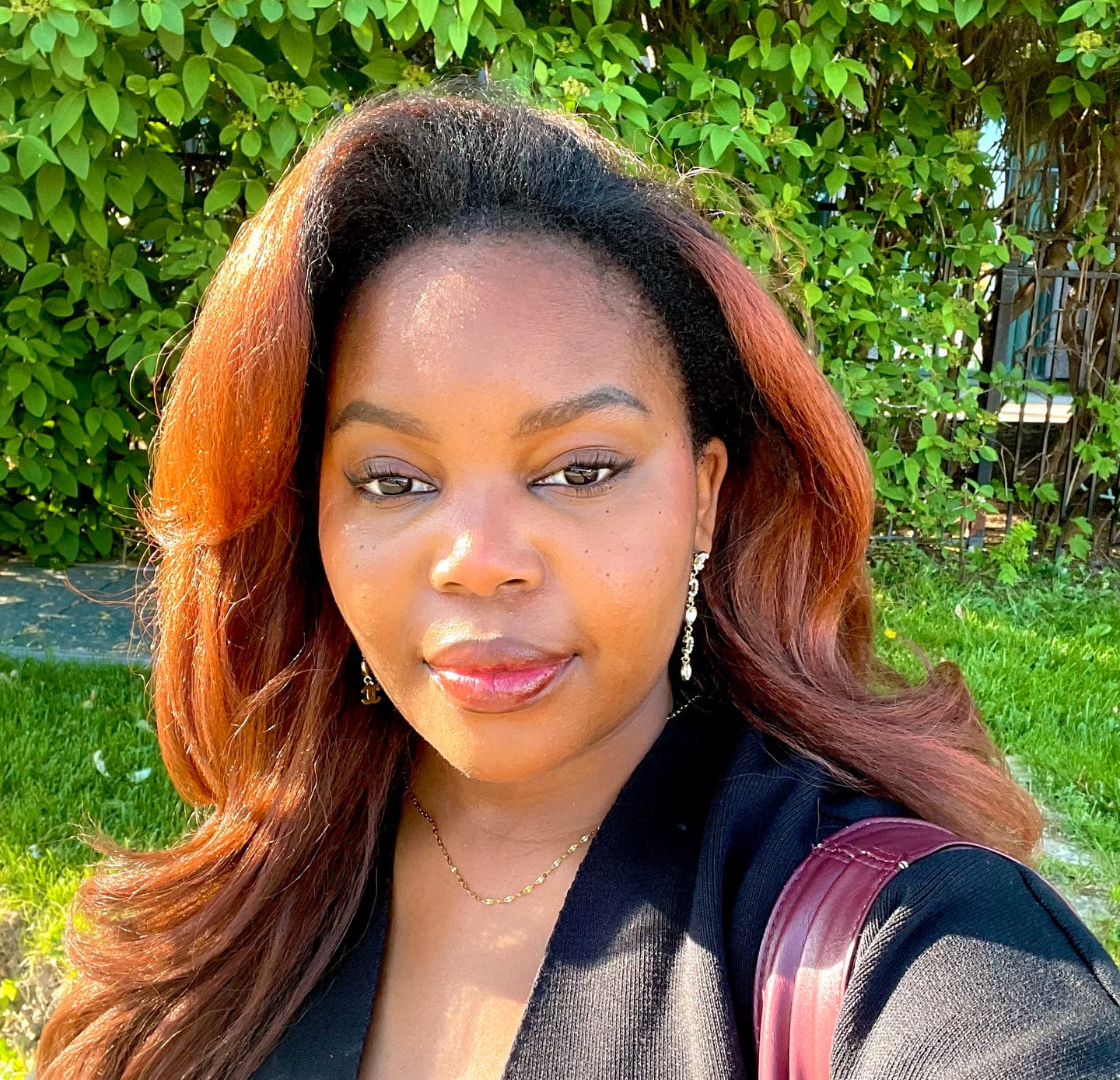 Customer photo review of Outre Quick Weave Half Wig - NEESHA H305
