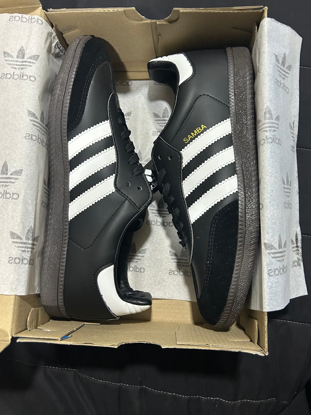 Customer photo review of Tenis Smb Negro Blanco